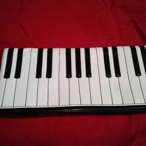 KATE SPADE, BLACK & WHITE COLOR, PIANO PATTERN, LADIES CLUTCH HANDBAG